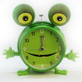 Đồng hồ báo thức ếch xanh,